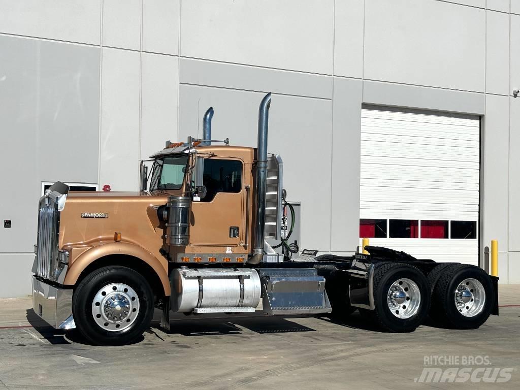 Kenworth W 900 Trekkers