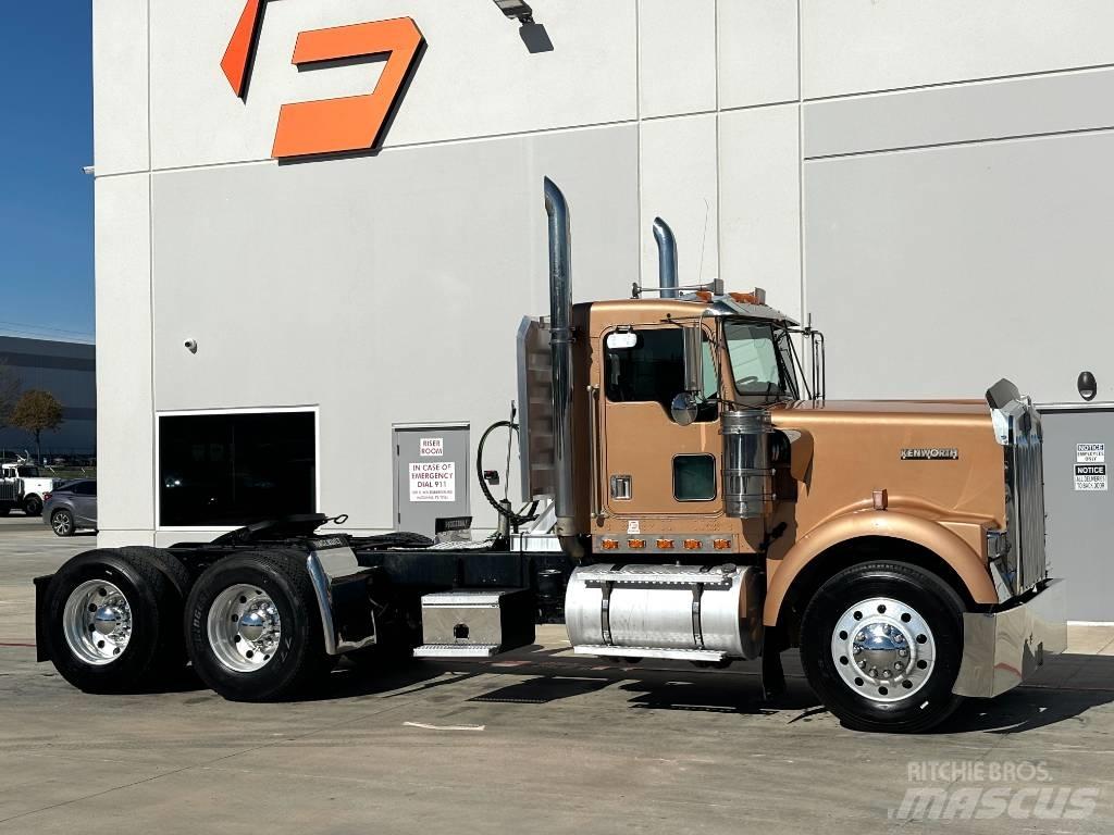 Kenworth W 900 Trekkers