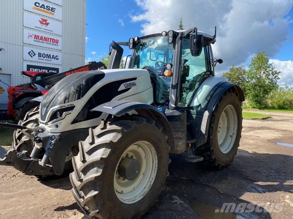 Valtra T 235 Tractoren