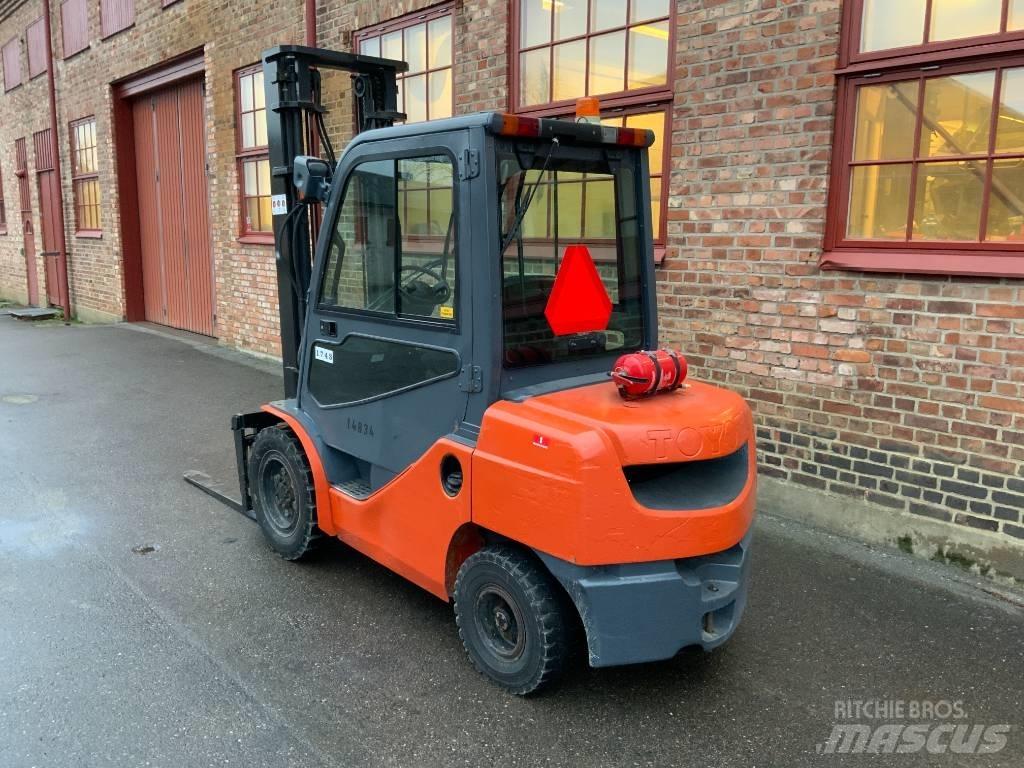 Toyota 02-8 FD F 30 Diesel heftrucks