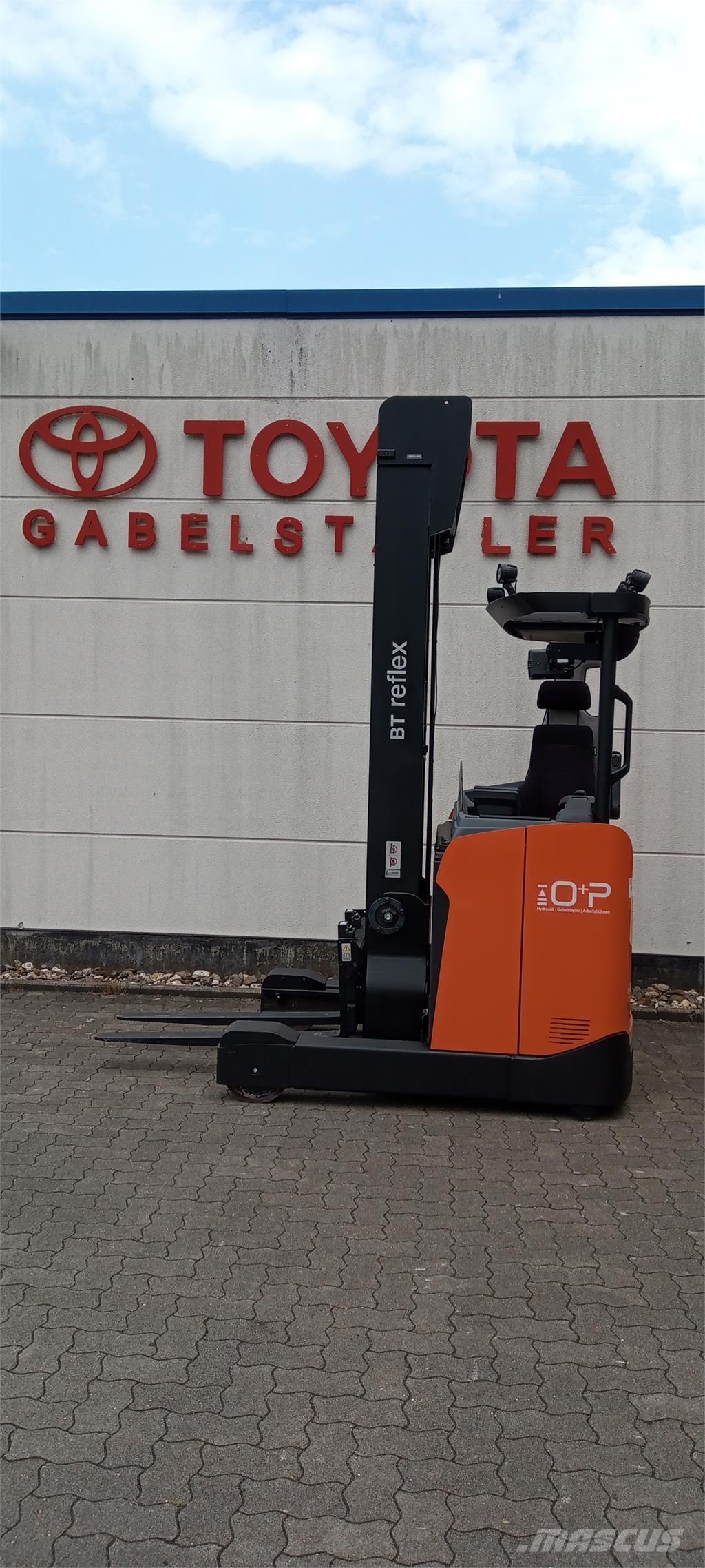 Toyota RRE 160H Reachtruck voor hoog niveau