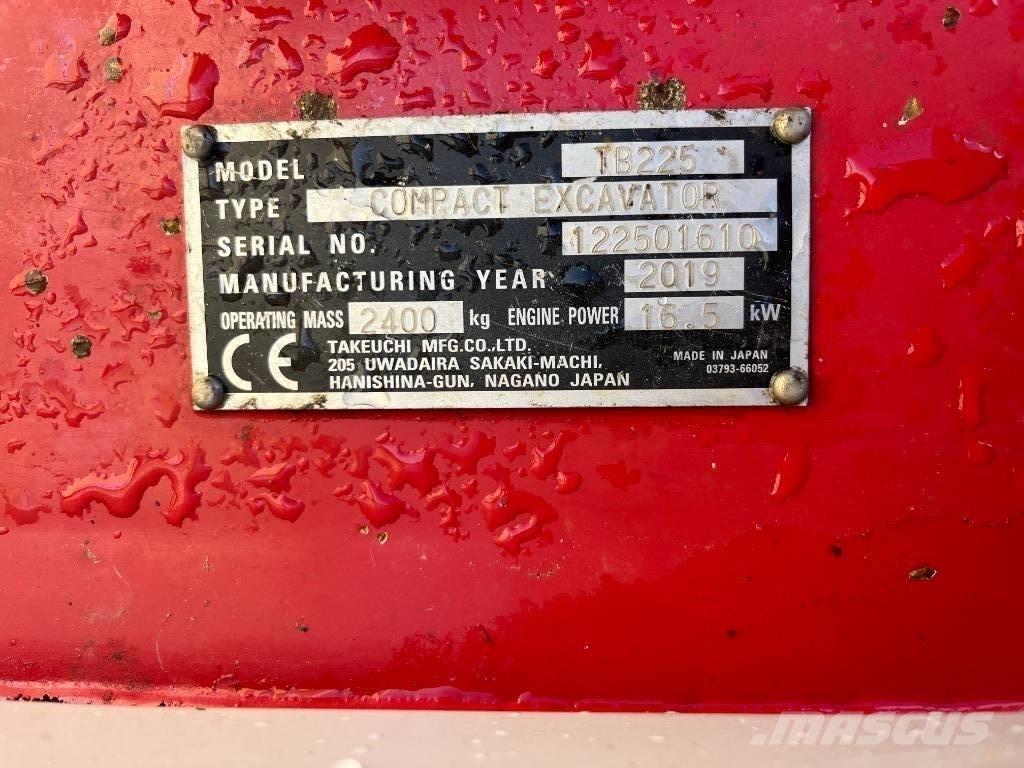 Takeuchi TB 225 Minigraafmachines < 7t