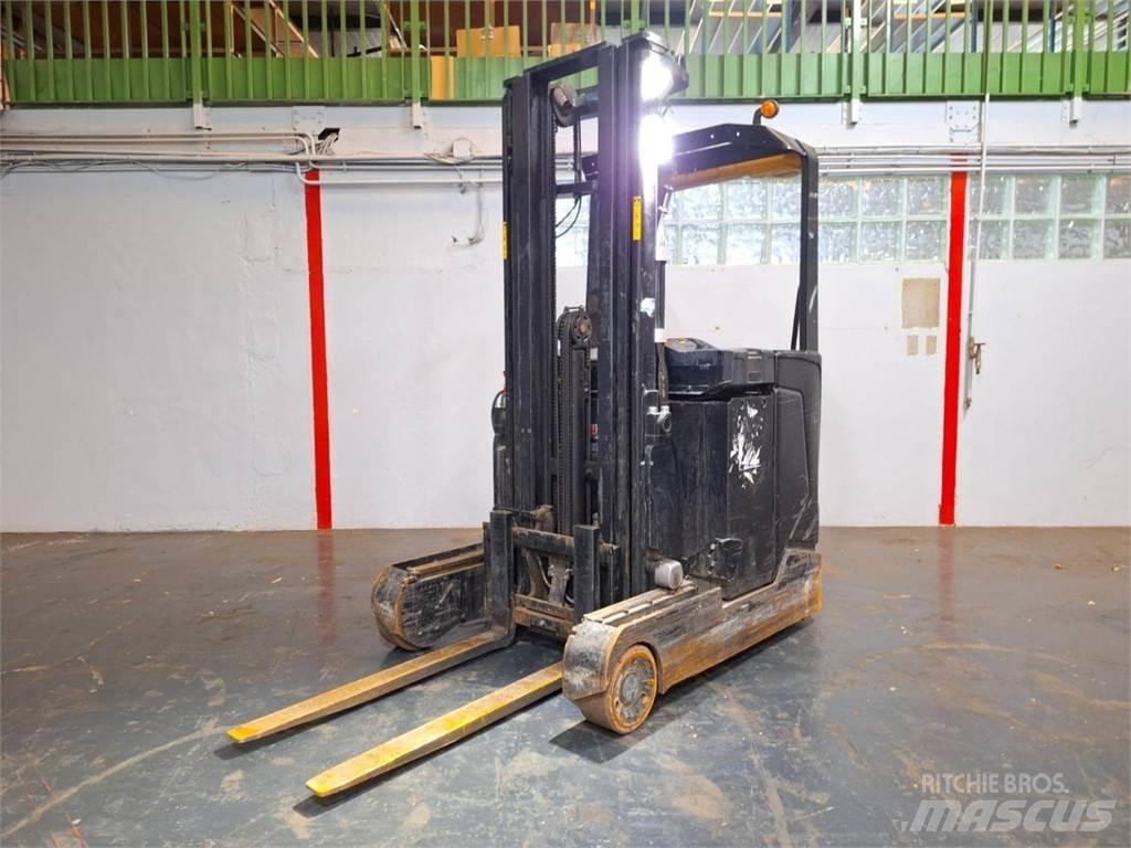 CAT NR16N2 Reachtruck voor hoog niveau