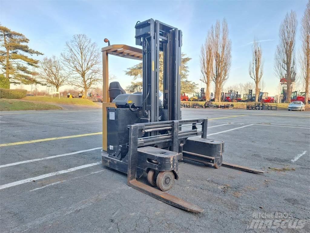 CAT NRM20K Reachtruck voor hoog niveau