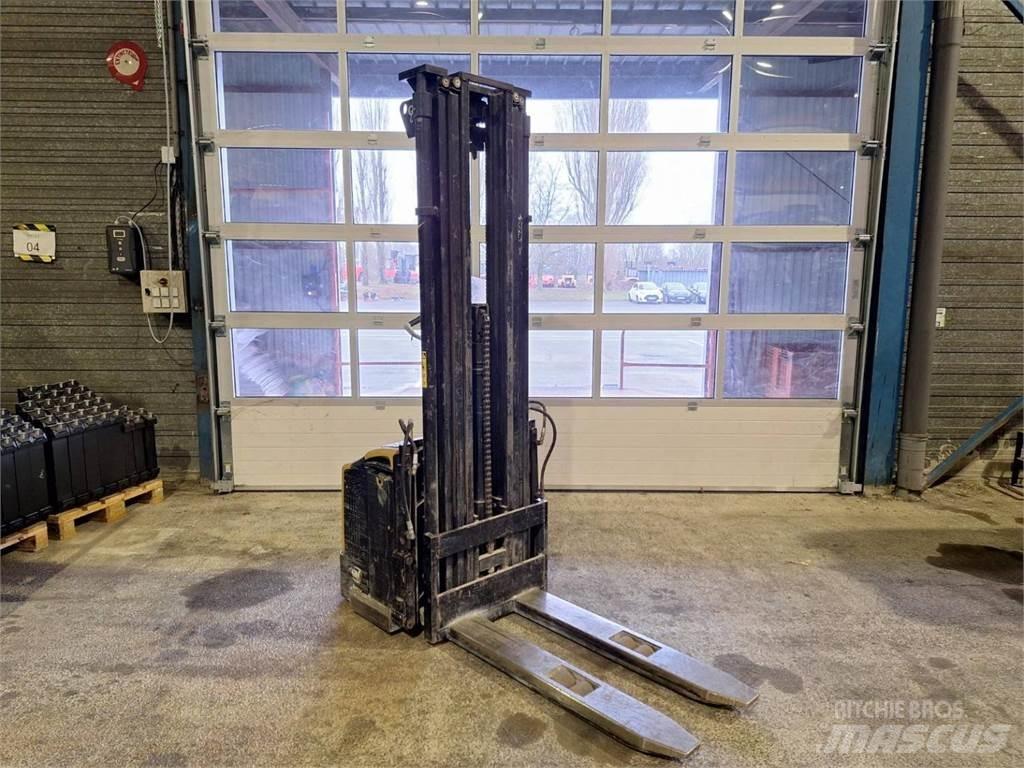 CAT NSP16N Stapelaar meeloop