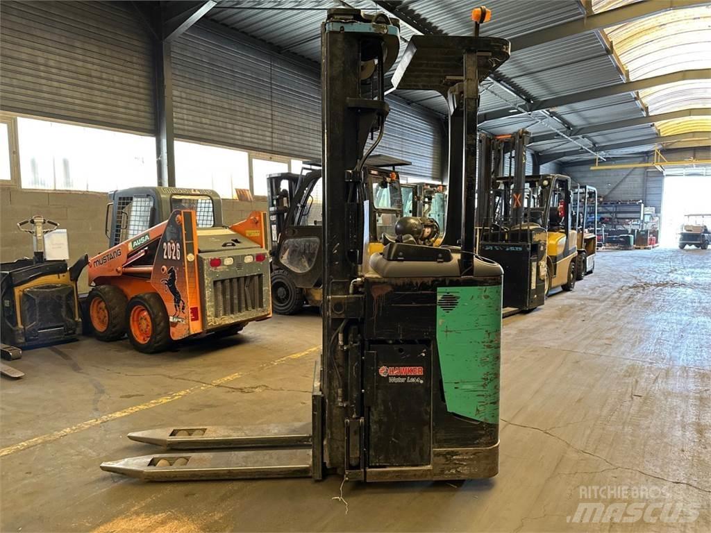 CAT NSR20N Zelfrijdende stapelaars