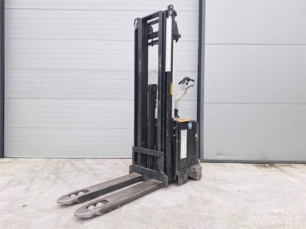 CAT NSV16Ni Stapelaar meeloop
