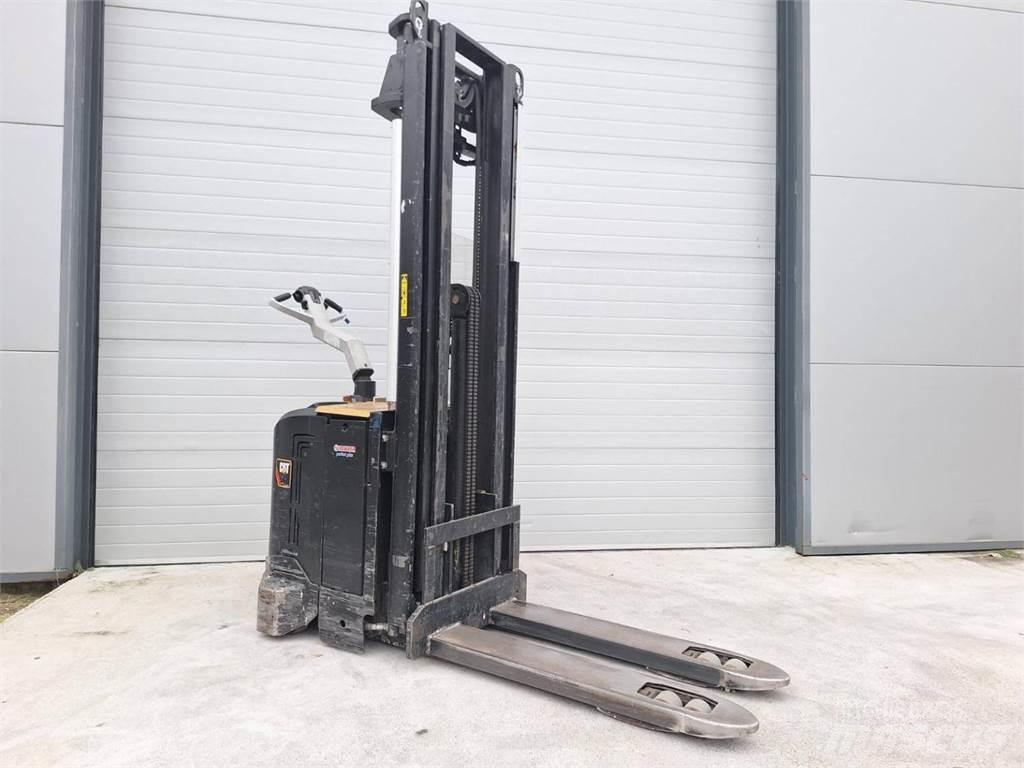 CAT NSV16Ni Stapelaar meeloop
