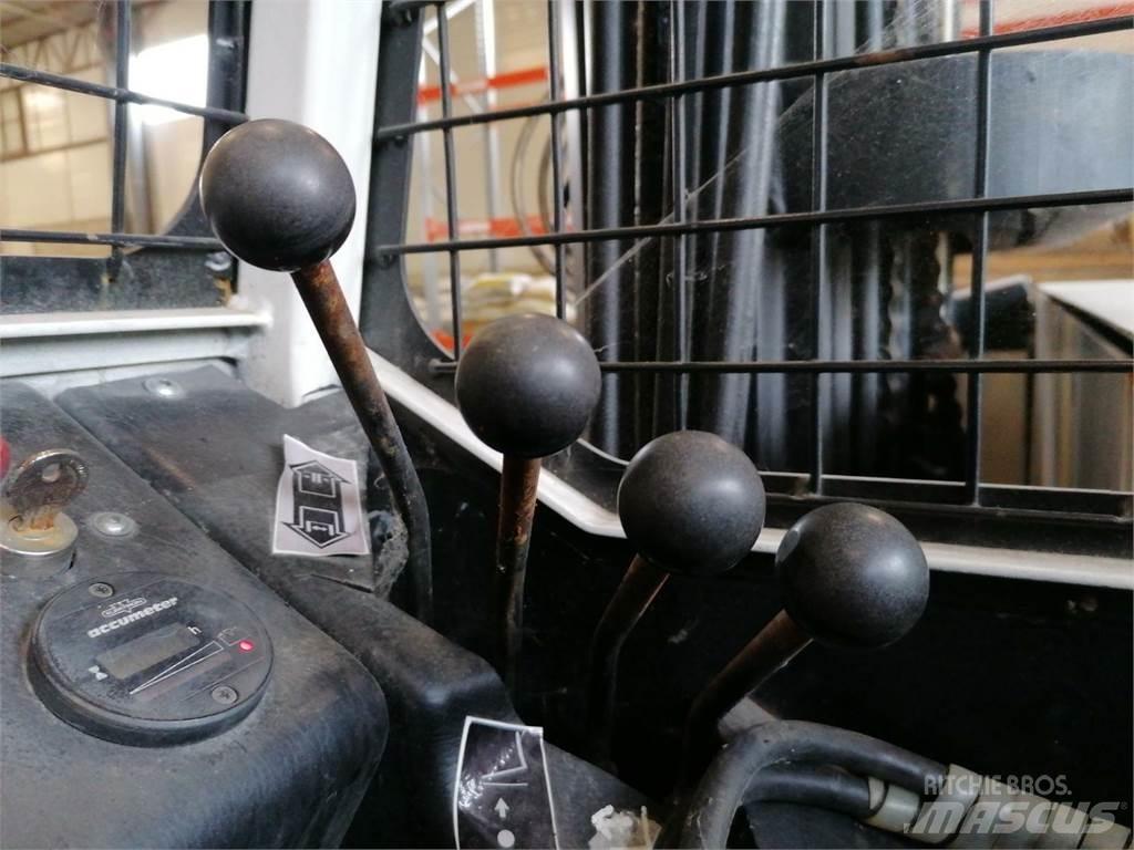 Combilift ESA30 Zijlader