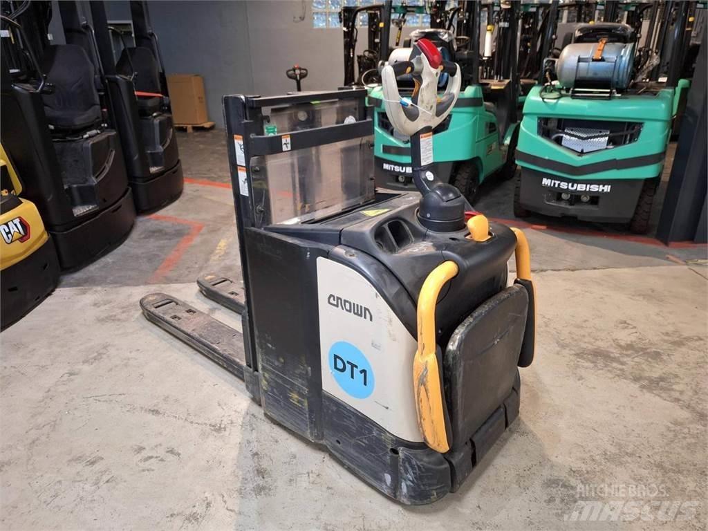 Crown DT3040 Zelfrijdende stapelaars
