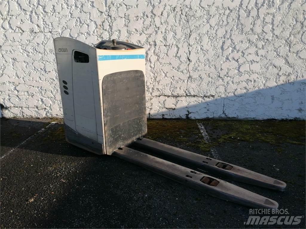Crown RT4000 Zelfrijdende stapelaars
