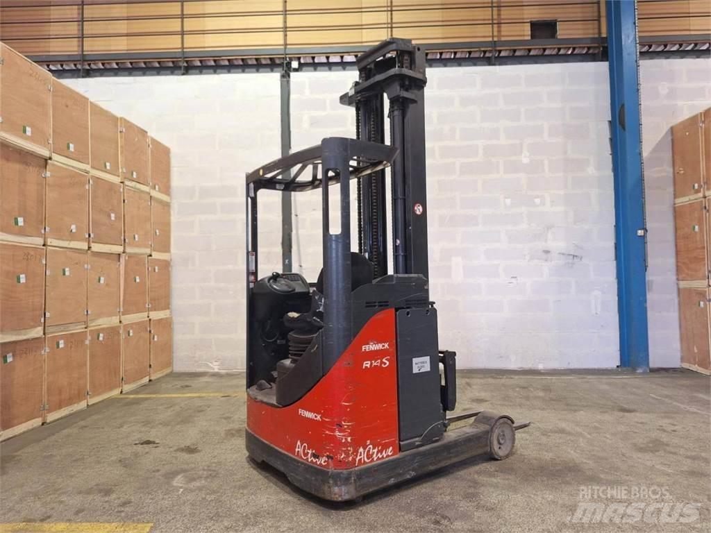 Fenwick R14S Reachtruck voor hoog niveau