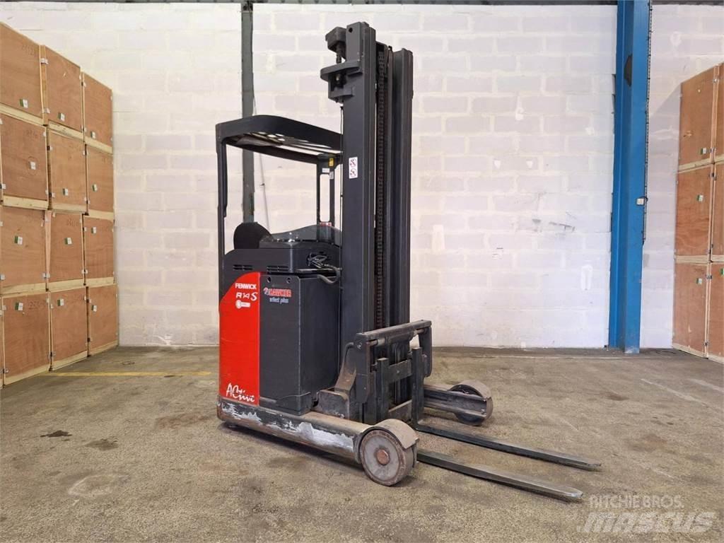 Fenwick R14S Reachtruck voor hoog niveau