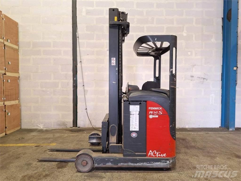 Fenwick R14S Reachtruck voor hoog niveau