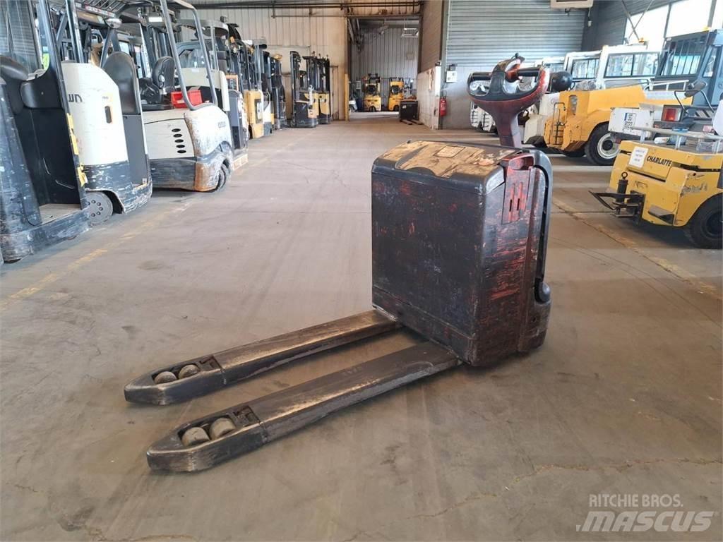 Fenwick T18 Stapelaar meeloop