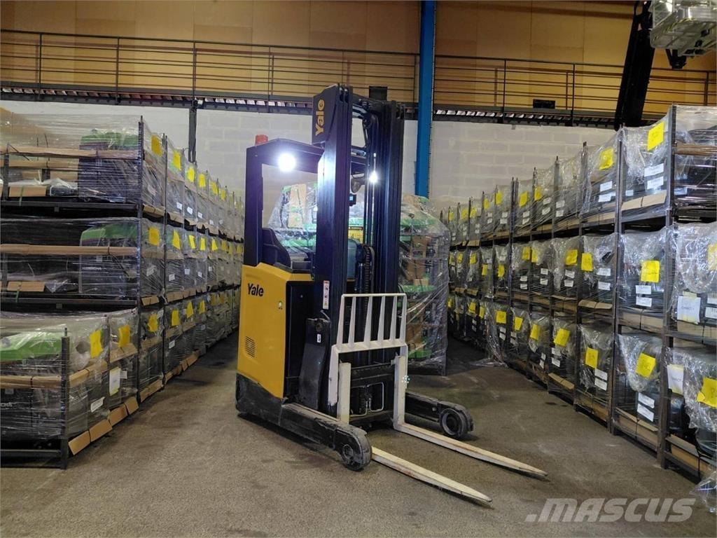 Yale MR10E Reachtruck voor hoog niveau