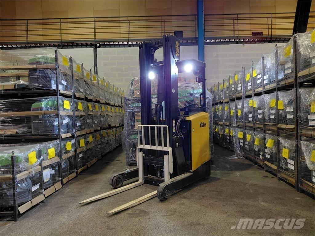 Yale MR10E Reachtruck voor hoog niveau