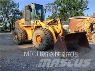 CASE 621B Wielladers