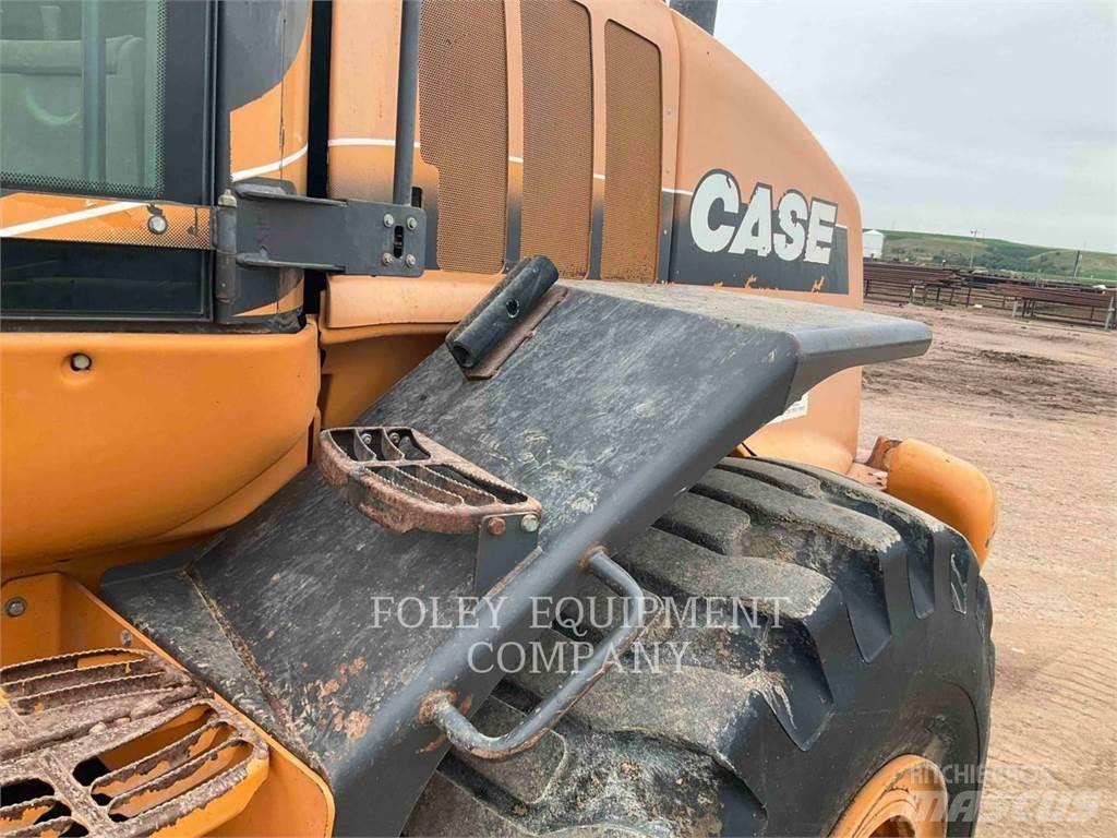 CASE 821E Wielladers