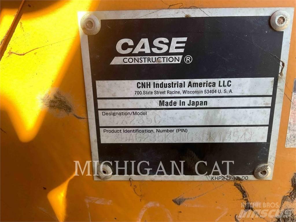CASE CX235 Rupsgraafmachines