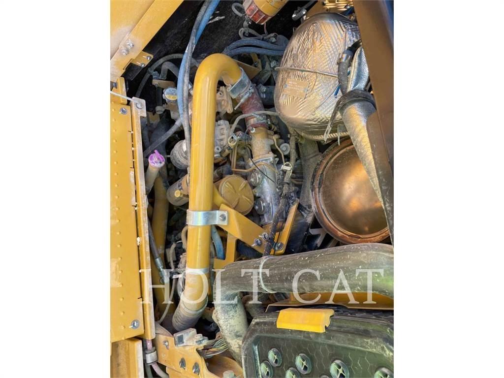CAT 120 JOY3 Graders