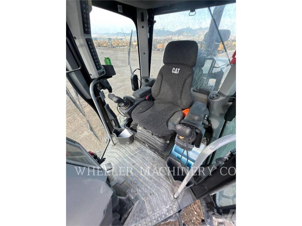 CAT 14 Graders