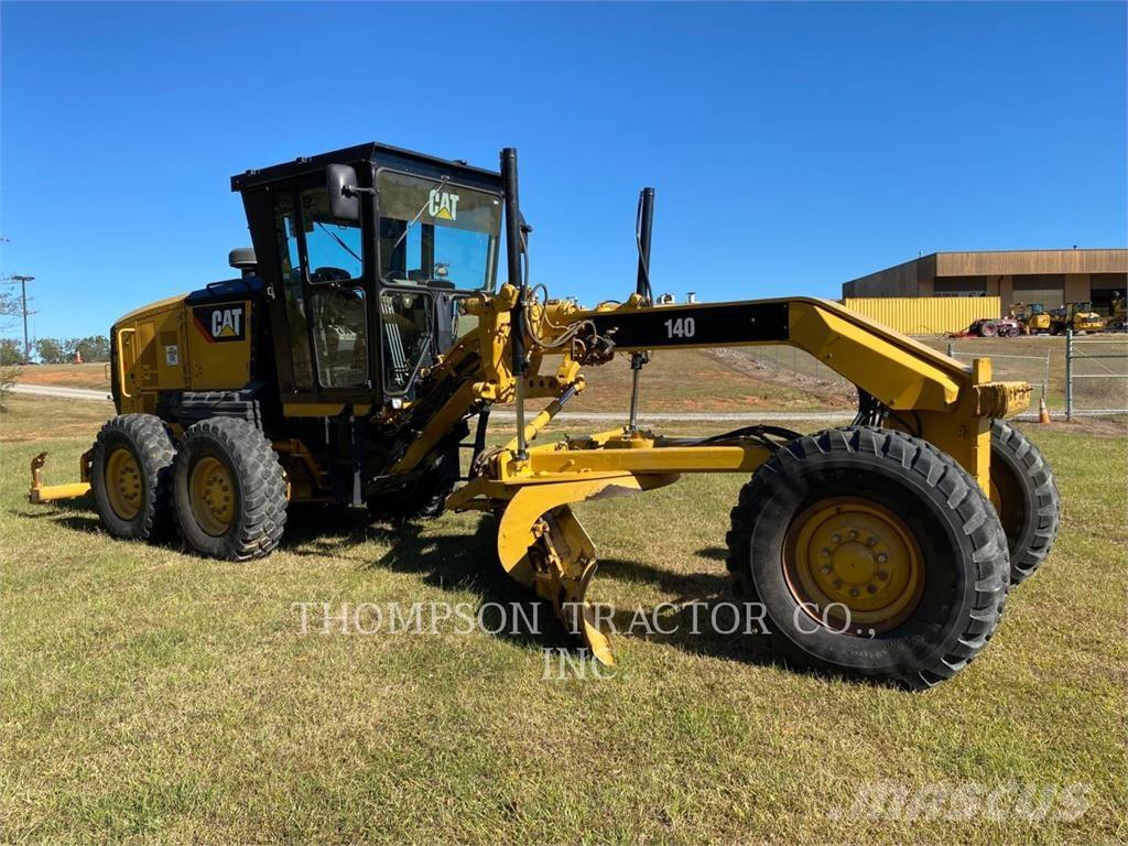 CAT 140 Graders