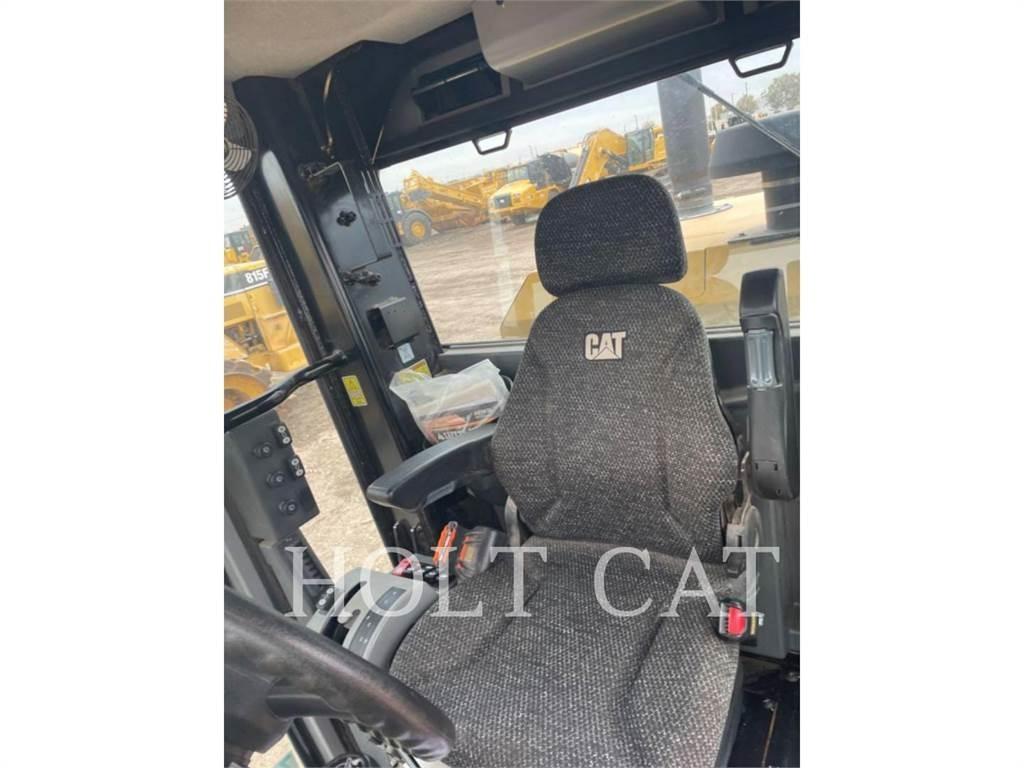 CAT 140GC AWD Graders