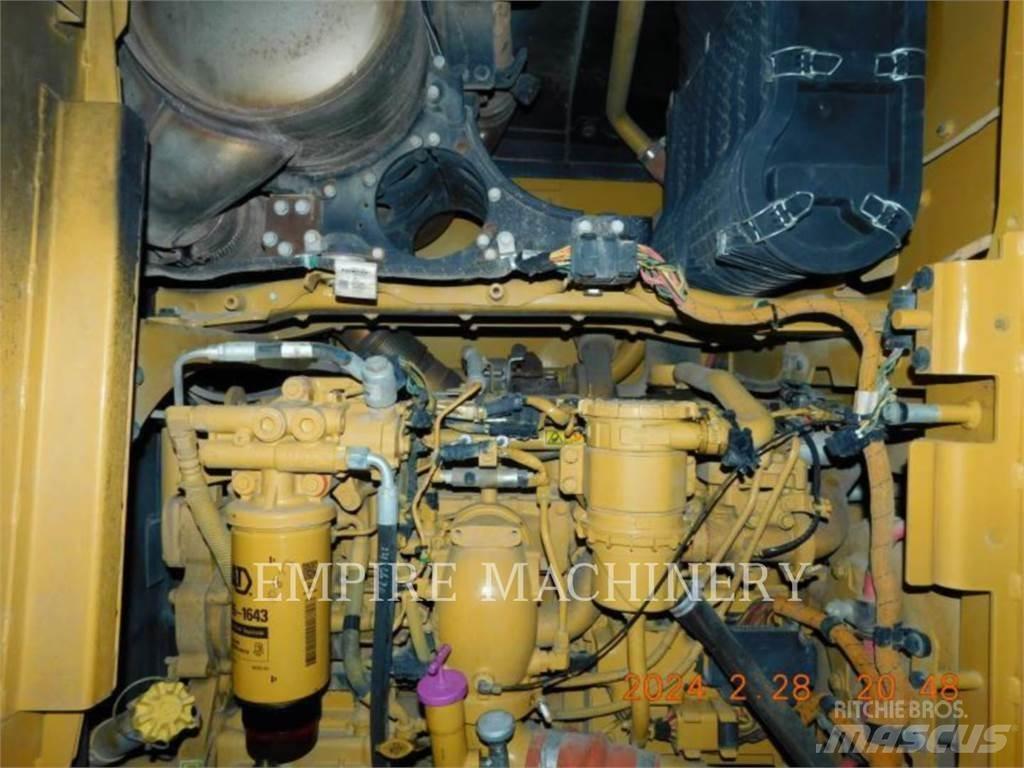 CAT 140M2 AWD Graders