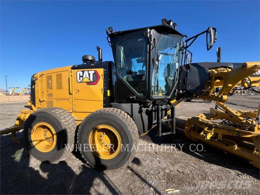 CAT 150 AWD Graders