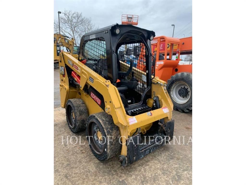 CAT 226 HF Schrankladers