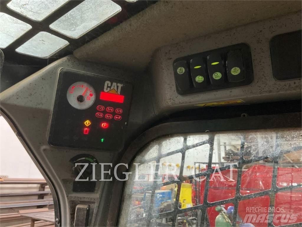 CAT 226D Schrankladers