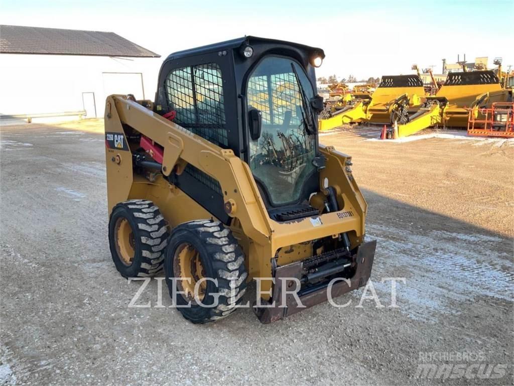 CAT 226D Schrankladers