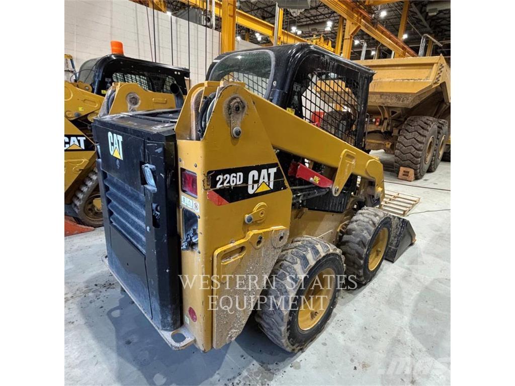 CAT 226D Schrankladers
