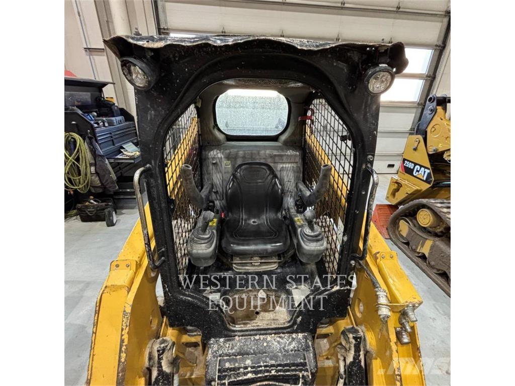 CAT 226D Schrankladers