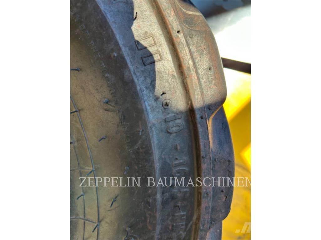 CAT 226D Schrankladers