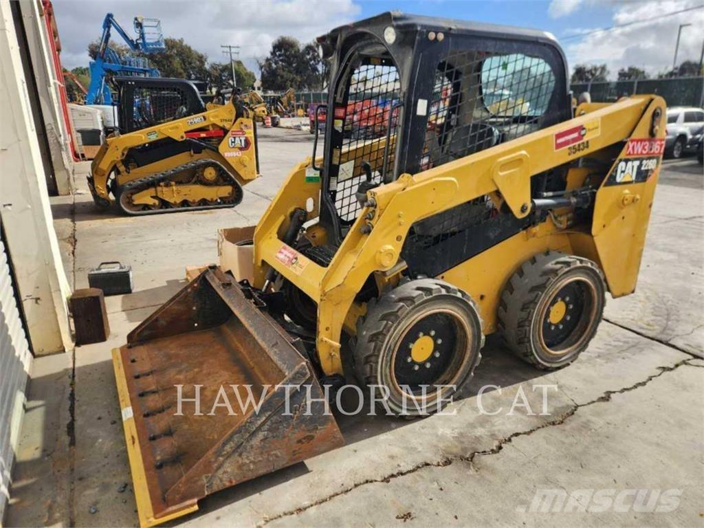 CAT 226D Schrankladers