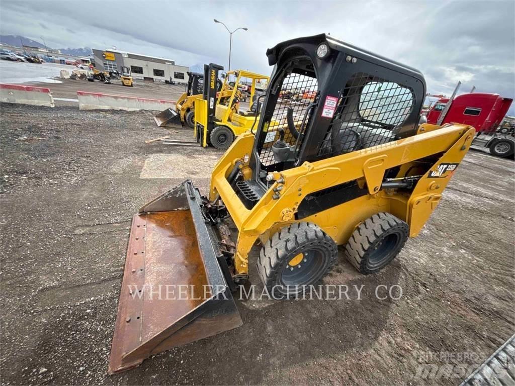 CAT 226D C1-H2 Schrankladers