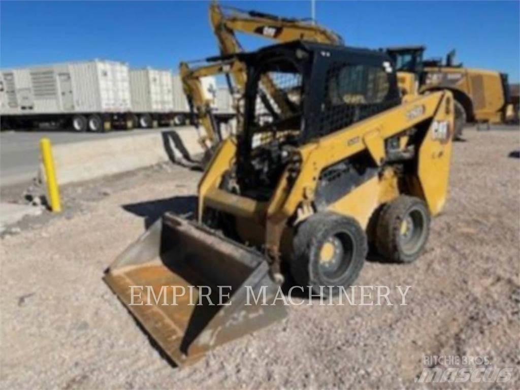 CAT 226D3 Schrankladers