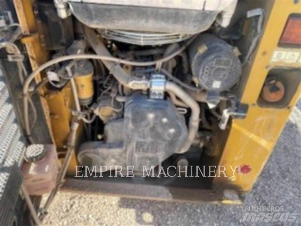 CAT 226D3 Schrankladers