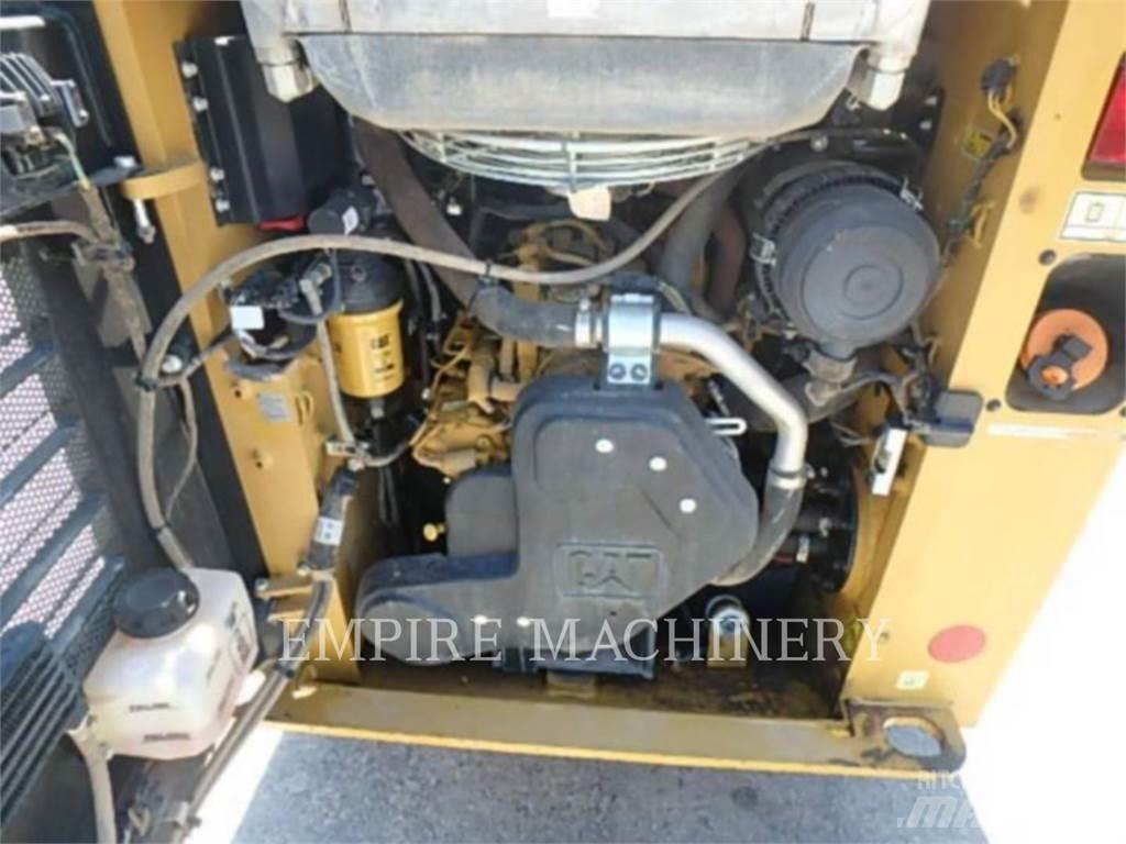 CAT 226D3 Schrankladers