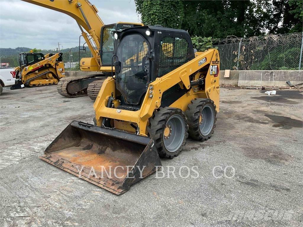 CAT 226D3 Schrankladers