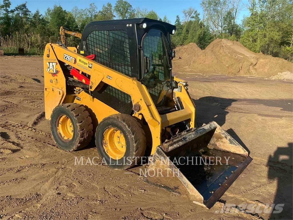 CAT 226D3 AQ Schrankladers