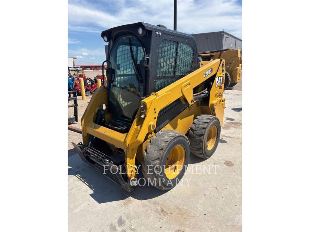 CAT 226D3STD1C Schrankladers