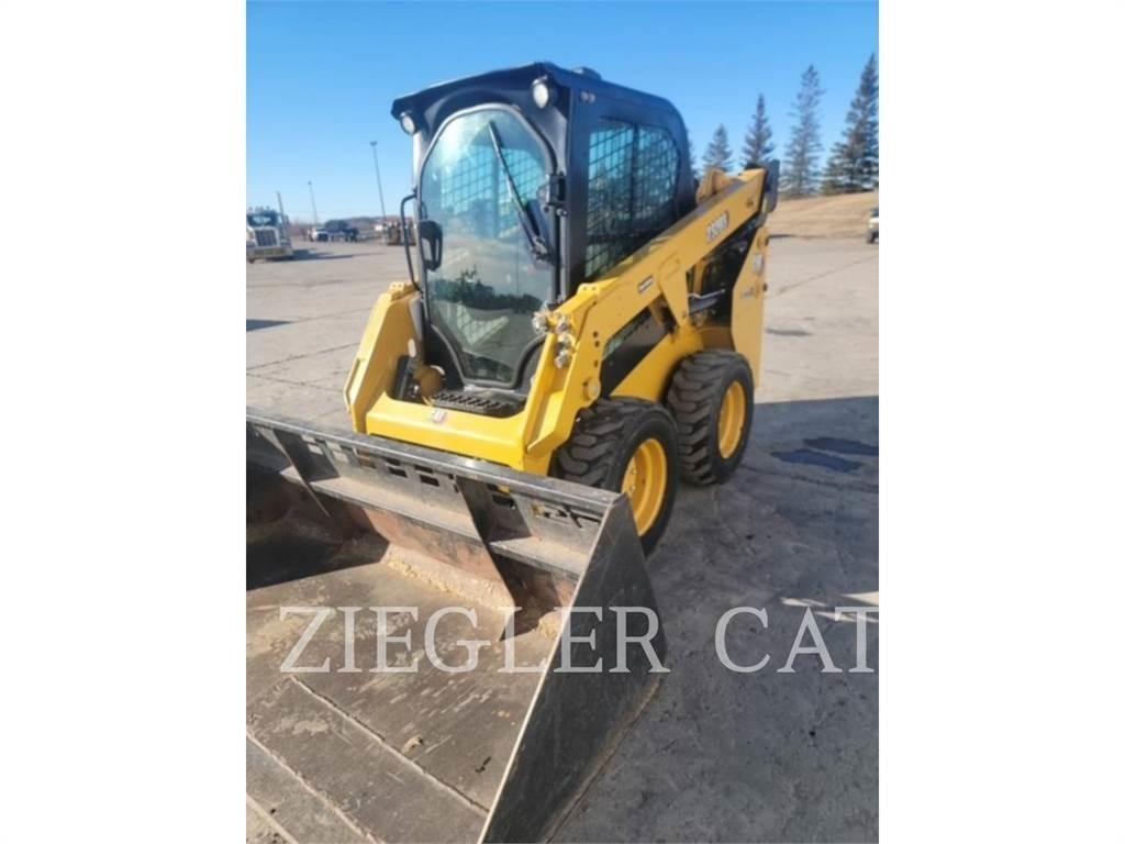 CAT 232D3 Schrankladers