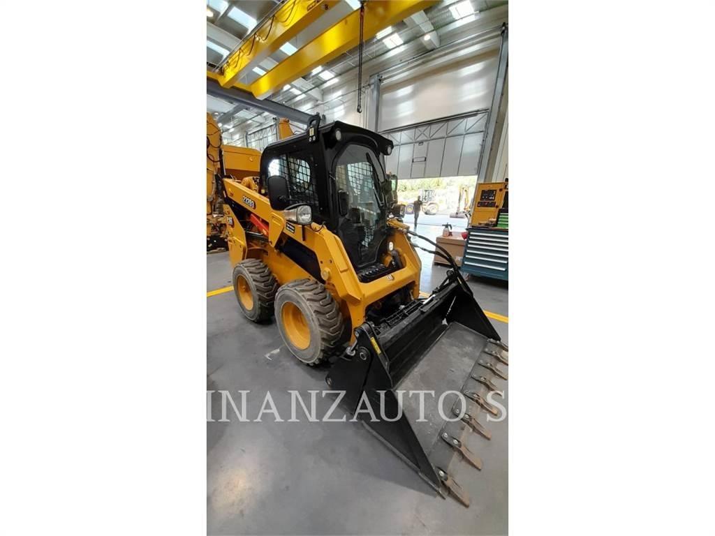 CAT 232D3 Schrankladers