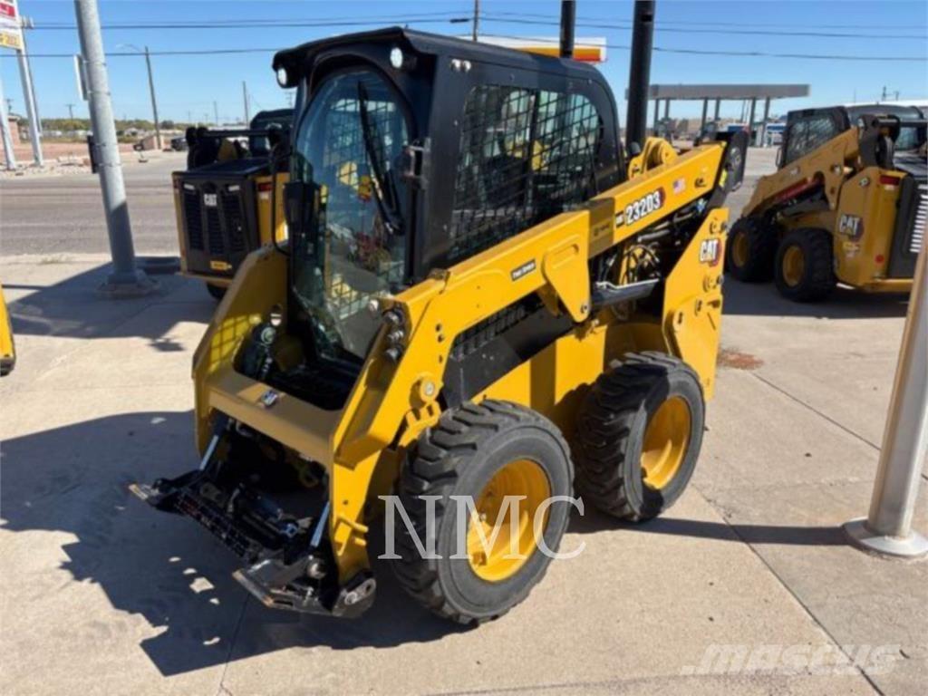 CAT 232D3 Schrankladers