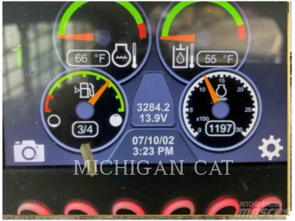 CAT 232D3 AQ Schrankladers