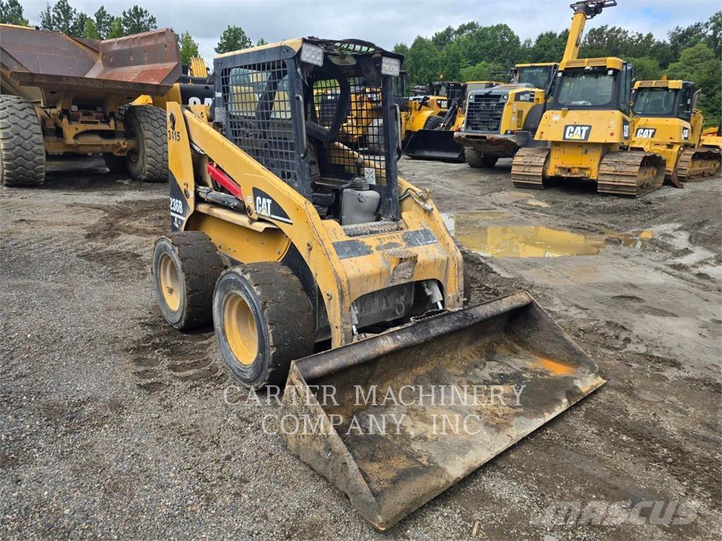 CAT 236 B Schrankladers