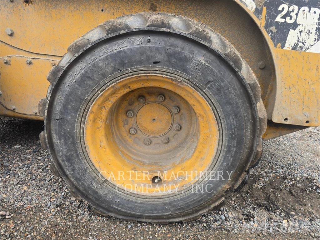CAT 236 B SERIES 3 Schrankladers